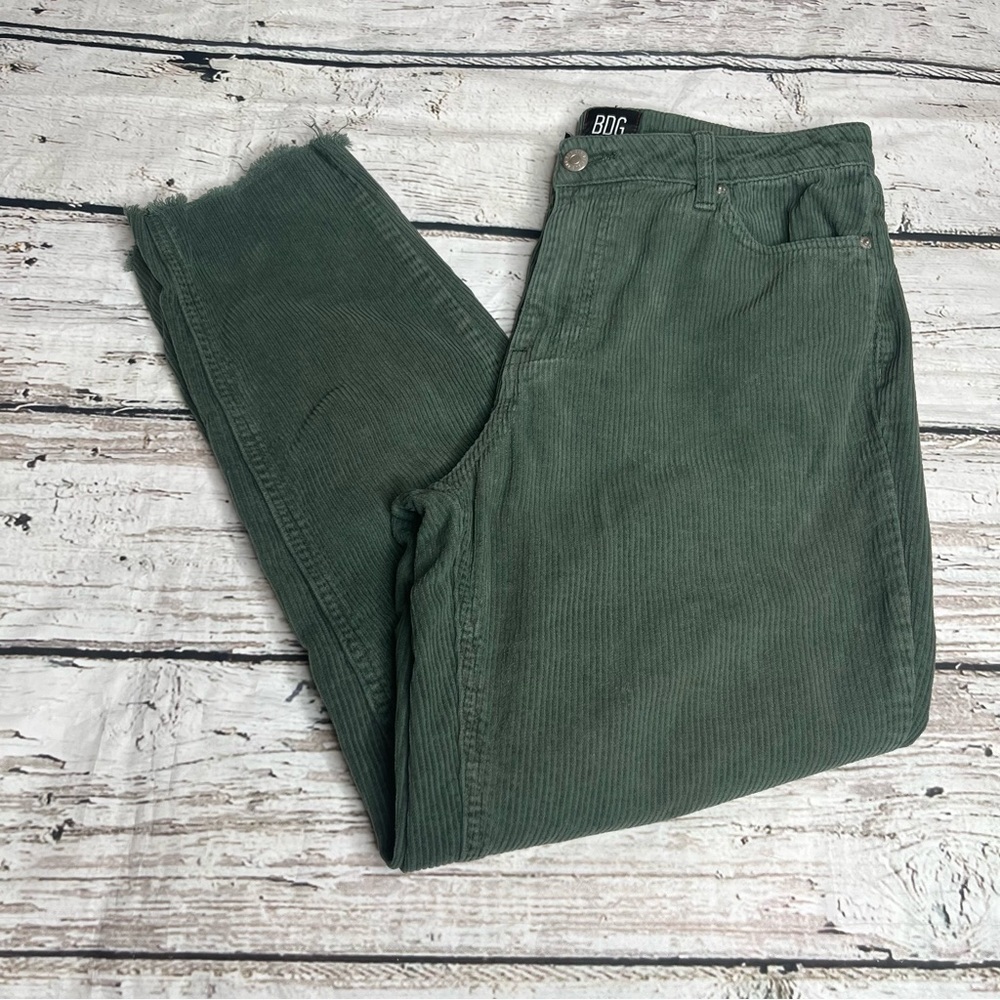 BDG Mom High Rise Corduroy Jean Size 27 - Picture 1 of 10